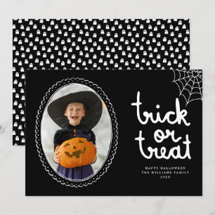 Handgezeichnete Rahmen Trick oder Treat Halloween  Karte