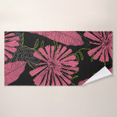 Handgezeichnete tropische Blätter. Exotische Pflan Badehandtuch (Badehandtuch)