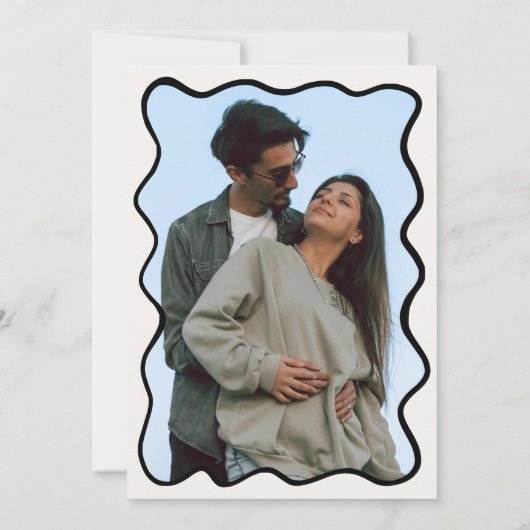 Handgezeichnete Wavy Doodle Hochzeit speichern das Einladung (Rückseite)