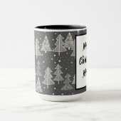 Handgezeichnete Weihnachtsbäume schneit im Chalkbo Tasse (Zentrum)