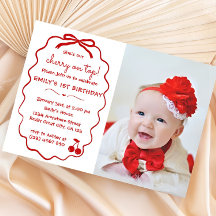 Handgezeichnete Whimsikkirsche am oberen Foto