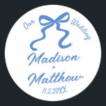 Handgezeichnete Zeichnungen Doodles Bow Gastgesche Runder Aufkleber<br><div class="desc">Fügen Sie Ihren Gastgeschenke Hochzeiten mit diesen reizvollen Aufklebern eine charmante Touch hinzu, die von Hand gezeichnet Illustrationen eines spielerischen, schwungvollen und knackigen Bogens enthält. Diese runden Labels eignen sich ideal zum Abdichten von Taschen, Geschenkboxen oder Hochzeitsmahlzeiten und bringen eine Touch an Kreativität und Spaß zu Ihrem ganz besonderen Tag....</div>