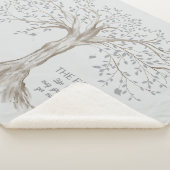 Handgezeichneter Baum Personalisierter Spruch Hell Sherpadecke (3/4)