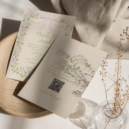 Handgezeichneter grüner rosa Bogen Floral QR-Code Einladung