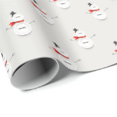 Handgezeichneter Schneemann auf grauem Winterverpa Geschenkpapier (Rolleneckpunkt)