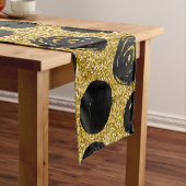 Handgezeichneter schwarzer Kreis auf goldenem Hint Kurzer Tischläufer (Beispiel)