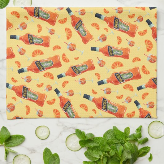 Handgezeichnetes Aperol Spritz Cocktail Stunden Te Geschirrtuch (Gefaltet)