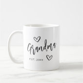 Handgezeichnetes Drehbuch Jahr etabliert Kaffeetasse (Links)