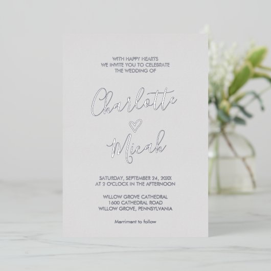 Handgezeichnetes Herz | Silver Foil Text Gray Wedd Folieneinladung (Stehend vorne)