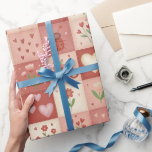 Handgezeichnetes Liebes-Patchwork - Geschenkpapier