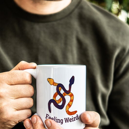 Handgezeichnetes, mehrfarbiges, lustiges Schlangen Kaffeetasse