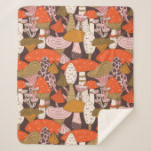 Handgezeichnetes, nahtloses Muster von Pilzen und Sherpadecke (Vorderseite)