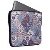 Handgezeichnetes, nahtloses Patchwork-Muster. Vint Laptopschutzhülle (Vorne Rechts)