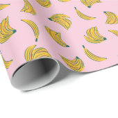 Handgezeichnetes niedliches Bananenmuster im rosa  Geschenkpapier (Rolleneckpunkt)
