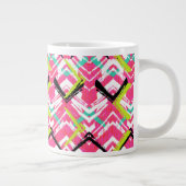Handgezeichnetes rosa Zig-Zag-Muster Jumbo-Tasse (Rechts)