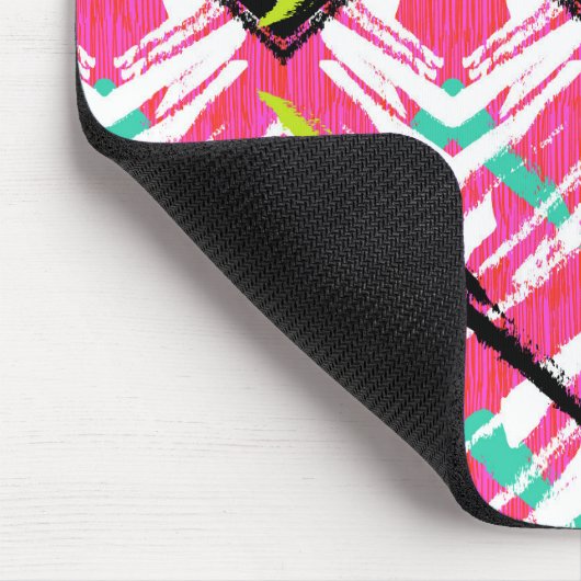 Handgezeichnetes rosa Zig-Zag-Muster Mousepad (Ecke)