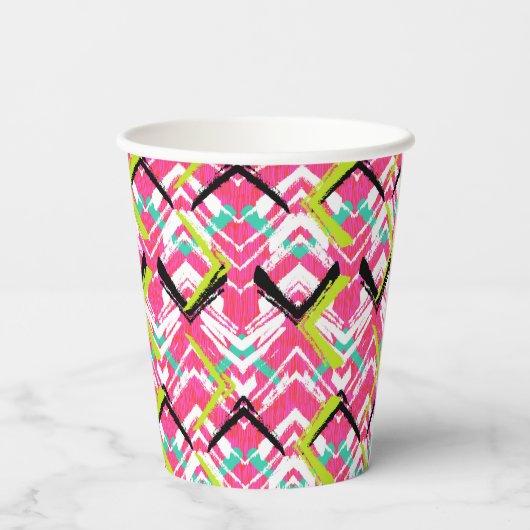 Handgezeichnetes Rosa Zig-Zag-Muster Pappbecher (Rückseite)