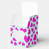 Handgezeichnetes rosafarbenes Herzvalentingeschenk Geschenkschachtel (Geöffnet)