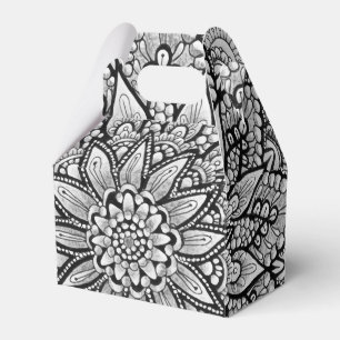 Handgezeichnetes Stift-Mandala-Design  Geschenkschachtel