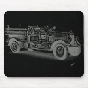 handgezeichnetes vintage Feuerwehrauto invertiert Mousepad