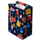 Handgezeichnetes Weihnachtsmuster, Mitternacht Mittlere Geschenktüte (Rückseite Schrägansicht)