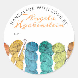 Handgezogener Haken aus geflechtetem Garn mit Lieb Runder Aufkleber