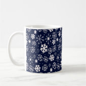Handgezogener Schneeflocken-Blizzard mit klassisch Kaffeetasse (Links)