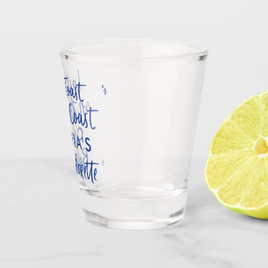 Handgezogener Toast an der Küste Schnapsglas (Rechts)