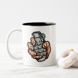 Handgranate im Stil von Comicen Zweifarbige Tasse
