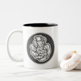 Handgranate im Stil von Comicen Zweifarbige Tasse