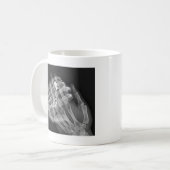 Handholding Kaffeetasse (Vorderseite Links)