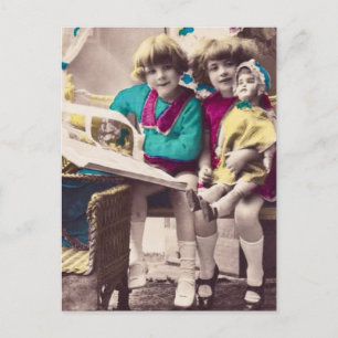 Handkolorierte kleine Mädchen lesen Vintage Postkarte