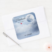 Handmade mit Liebe Beautiful Blue Sky mit Swans Quadratischer Aufkleber (Umschlag)