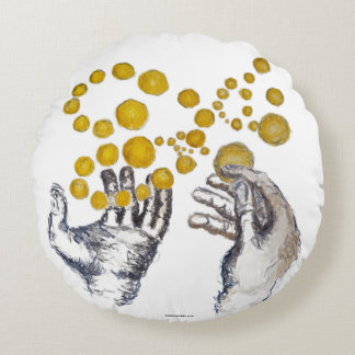 Hands Outstretched with Golden Globes Rundes Kissen