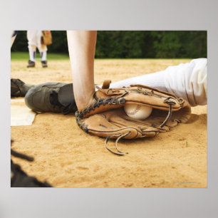 Handschuh des Baseball-Spielers Läufer heraus Poster