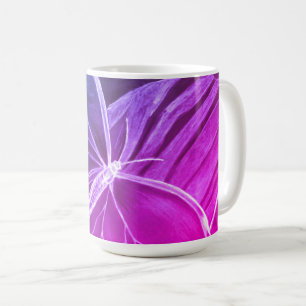Handskizzierte Lila Schmetterlingskaffee-Tasse Kaffeetasse