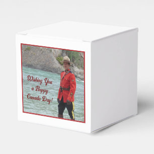 Handsome Mountie Happy Canada Day Funny Foto Geschenkschachtel