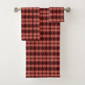Handtücher mit einem rot-schwarzen Argyle-Muster (Insitu)
