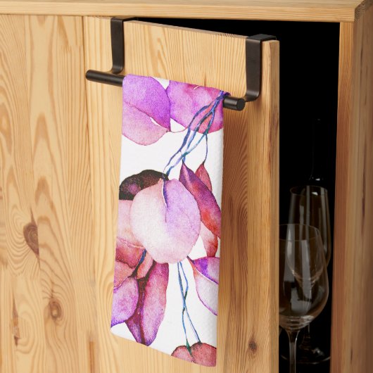 Handtücher mit hübschem Blumenmotiv (Drittel gefaltet)