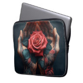 Handvoll Rose Laptopschutzhülle (Vorderseite Links)