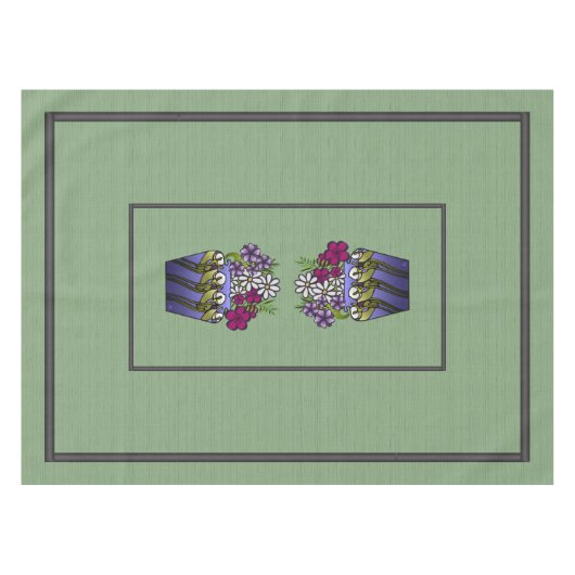 Handwerkerin Lily Vase 52" x 70" Tischdecke (Vorderseite (Horizontal))