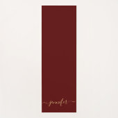 Handwritten Gold Script Personalized Name Maroon Yogamatte (Vorderseite)
