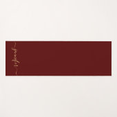 Handwritten Gold Script Personalized Name Maroon Yogamatte (Vorderseite (Horizontal))
