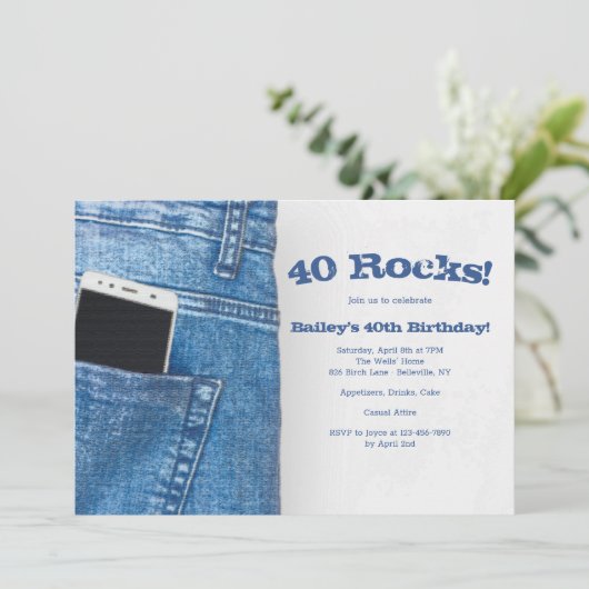 Handy im hinteren Taschen-Geburtstag Einladung (Stehend Vorderseite)