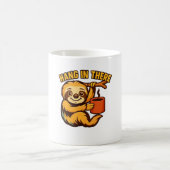 Hang in there baby sloth Classic T-Shirt Kaffeetasse (Mittel)