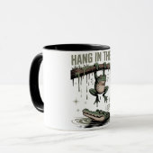Hang In There It Gets Worse – Funny Frog & Crocodi Tasse (Vorderseite Links)