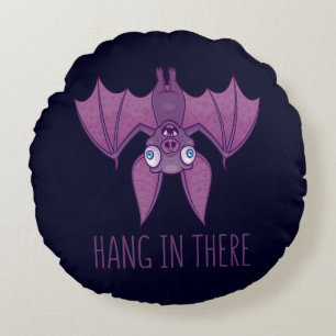 Hang in There Wacky Vampire Bat Rundes Kissen