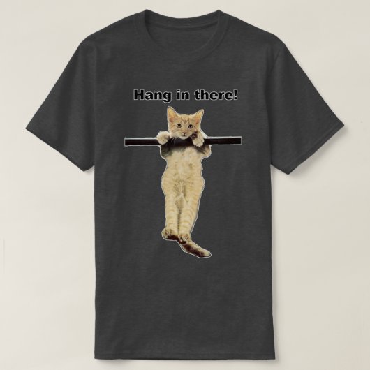 hänge dort niedliches Katzenkätzchen auf dem Zweig T-Shirt (Design vorne)