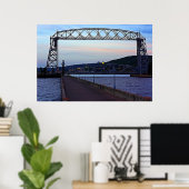 Hängebrücke am Morgen Poster (Heimbüro)