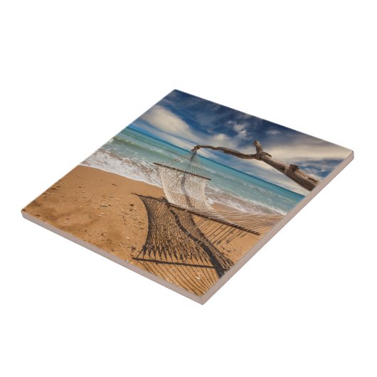 Hängematte auf dem Ufer Fliese (Seite)